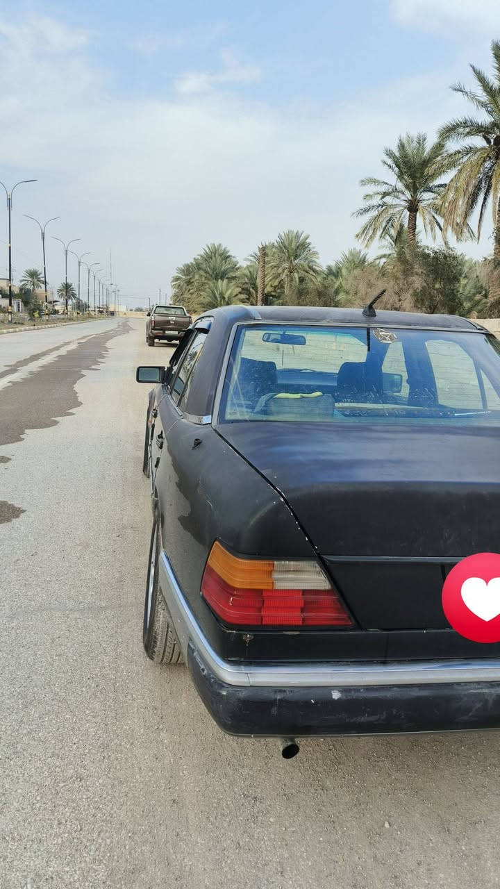 السلام عليكم مارسيدس دب رقم بغداد موديل 90 اصل انكليزي مشروع وطني  بسمي تدفئة شغالة تبريد يحتاج فقط ربط صدر جديد تخم تاير كير ومحرك 3000 VVT مكفولات ضربة مابيهه كشرهه مسطرة  قواعد دبل بلاديات السيارة جاهزة  السعر 39 وبيها مجال  للشراي اتصل ودلل *********** العنوان ديالى شهربان
