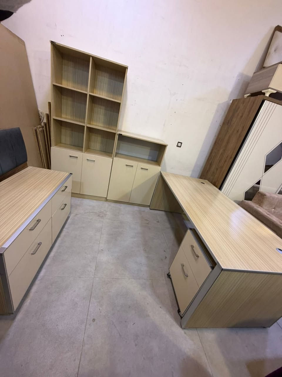 #للبيع🔥🔮#سعر_خاص_فقط
#-ميز مكتبي ماركة vana group كلش نضيف
💯العنوان #اربيل_فرمانبران
📞للمزيد مراسلتي #خاص ✅
📞 مراسلتنا على #واتساب+9647774475969
