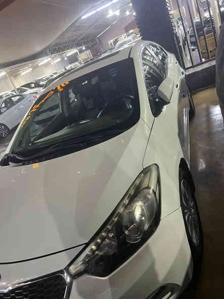 السلامً عليكم سيراتو للبيع مديل 14 كفاله عامه السياره جاهزه كله وضع الشركه تحويل ثاني يوم السعر 127 وبيها مجال *********** للتواصل
