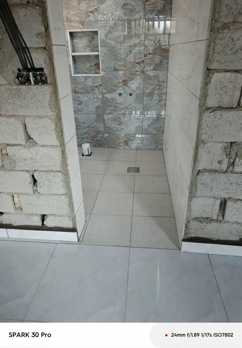 كادر مصري شغل درجه اولى سراميك ومرمر وكاشي وبايات ***********
