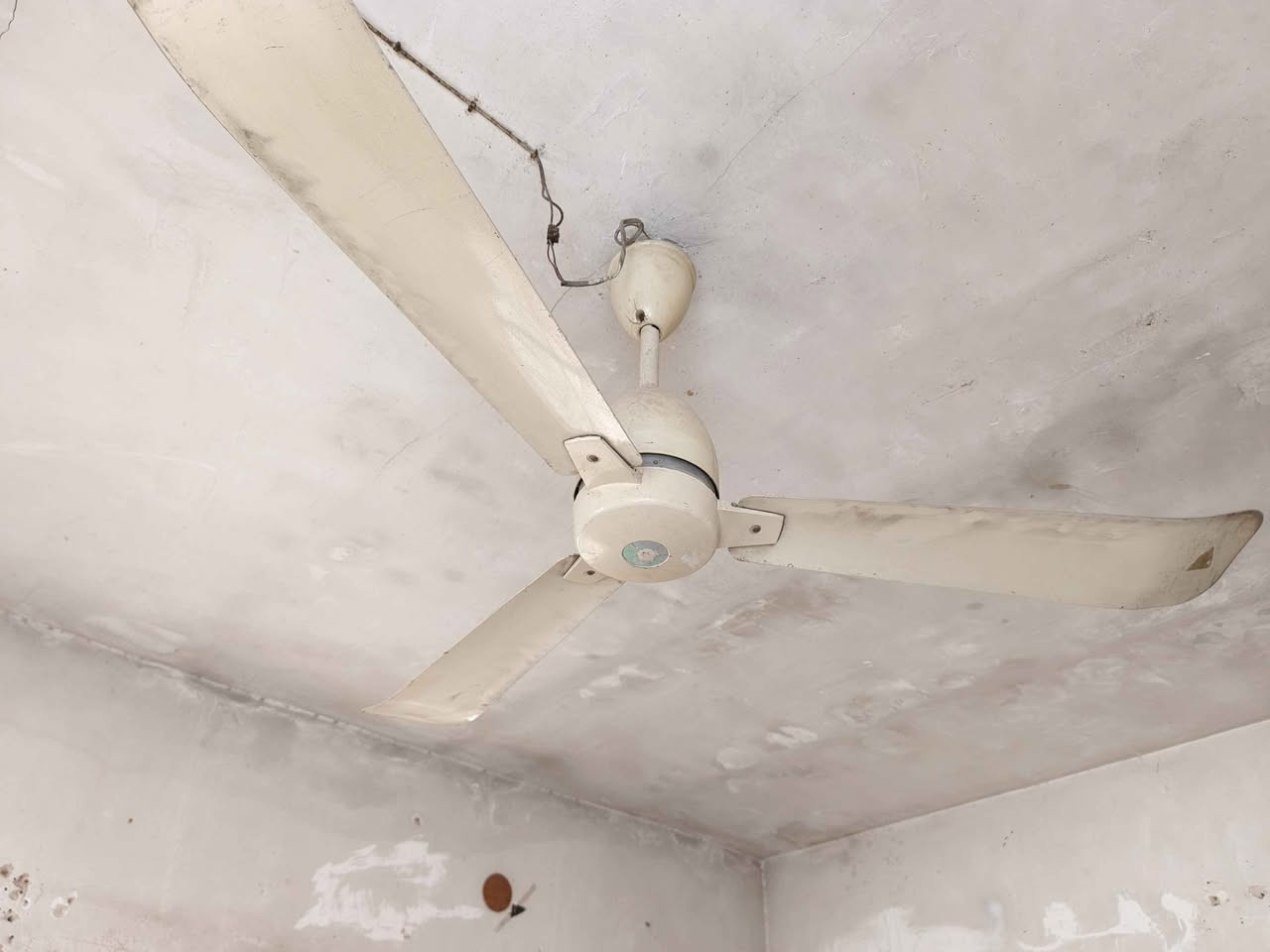 جينكو وشباك مكيف ومروحه سقفيه التواصل/*********** كربلاء, العراق
