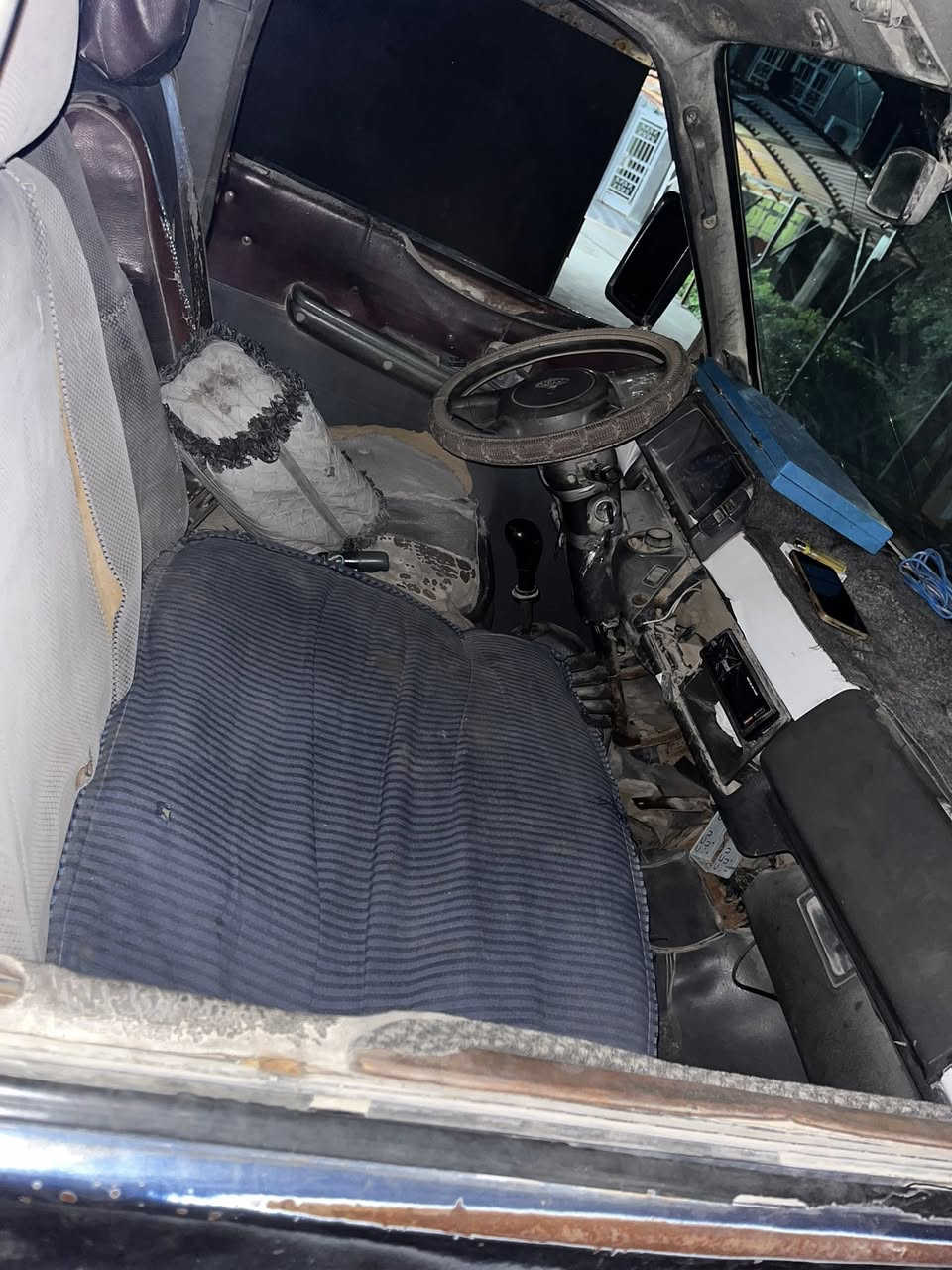 السلام عليكم كيا باص موديل 94 السياره نضيفه رقم بغداد مصفره السنويه ل 28  سياره حلوه مال جناي السعر 31 وبيها مجال بسيط مكاني بابل جبله الاستفسار ***********
