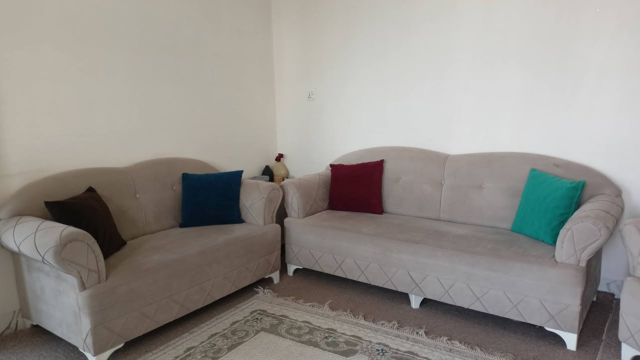 ئه م قه نه فه بوفروشتن زؤر جوانو پاك ماوه ته وه 250ومامه له ***********
