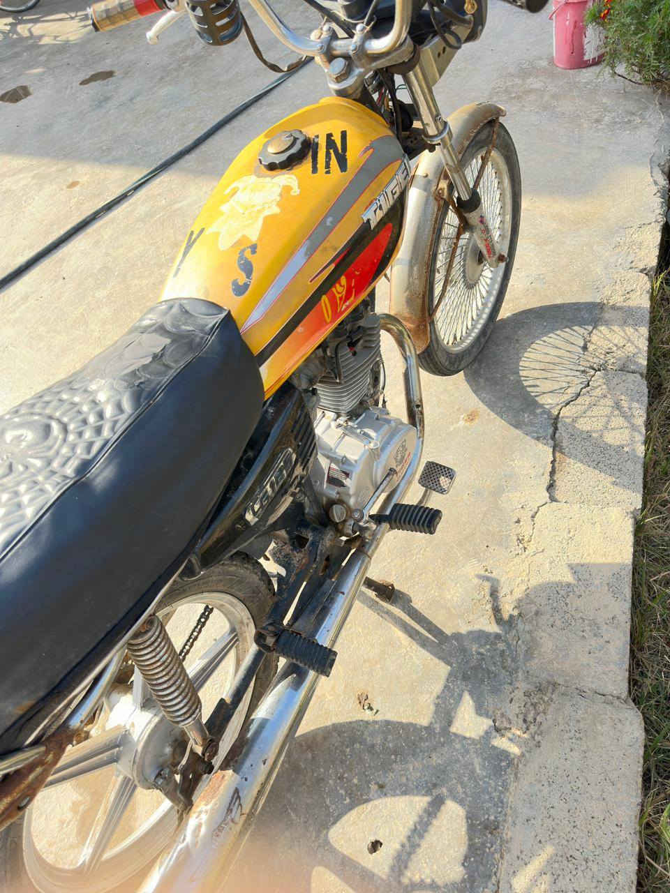 السلام عليكم دراجه تايكر للبيع موديل 20 أوراق كامله كهربائيات كلهه شغال مكان الدراجه ديالى ناحية الوجيهيه قرب تقاطع الجيزاني سعر مناسب الشراي يجي خاص استفسار أكثر ع خاص


**إذا كنت صاحب هذا الإعلان وتريد حذفه لأي سبب، رجاءا أرسل رسالة إلى الدعم الفني**