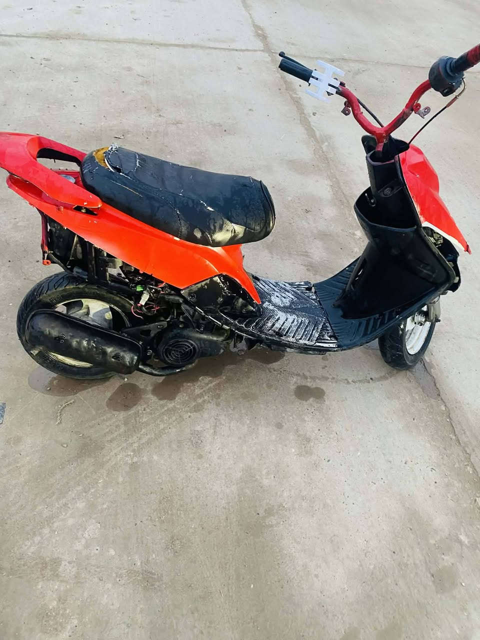 السلام وعليكم ماطور دولفين ماطور نضيف تحريكه معدل نار السعر 225وبي مجال شراي الاتصال على الرقم***********
