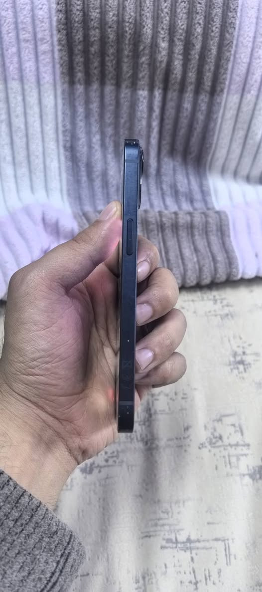 ايفون 13 الكامرتين كله وضع البلاد لا مفتوح ولا مبدل بيه قطعه مكاني بصره ***********
