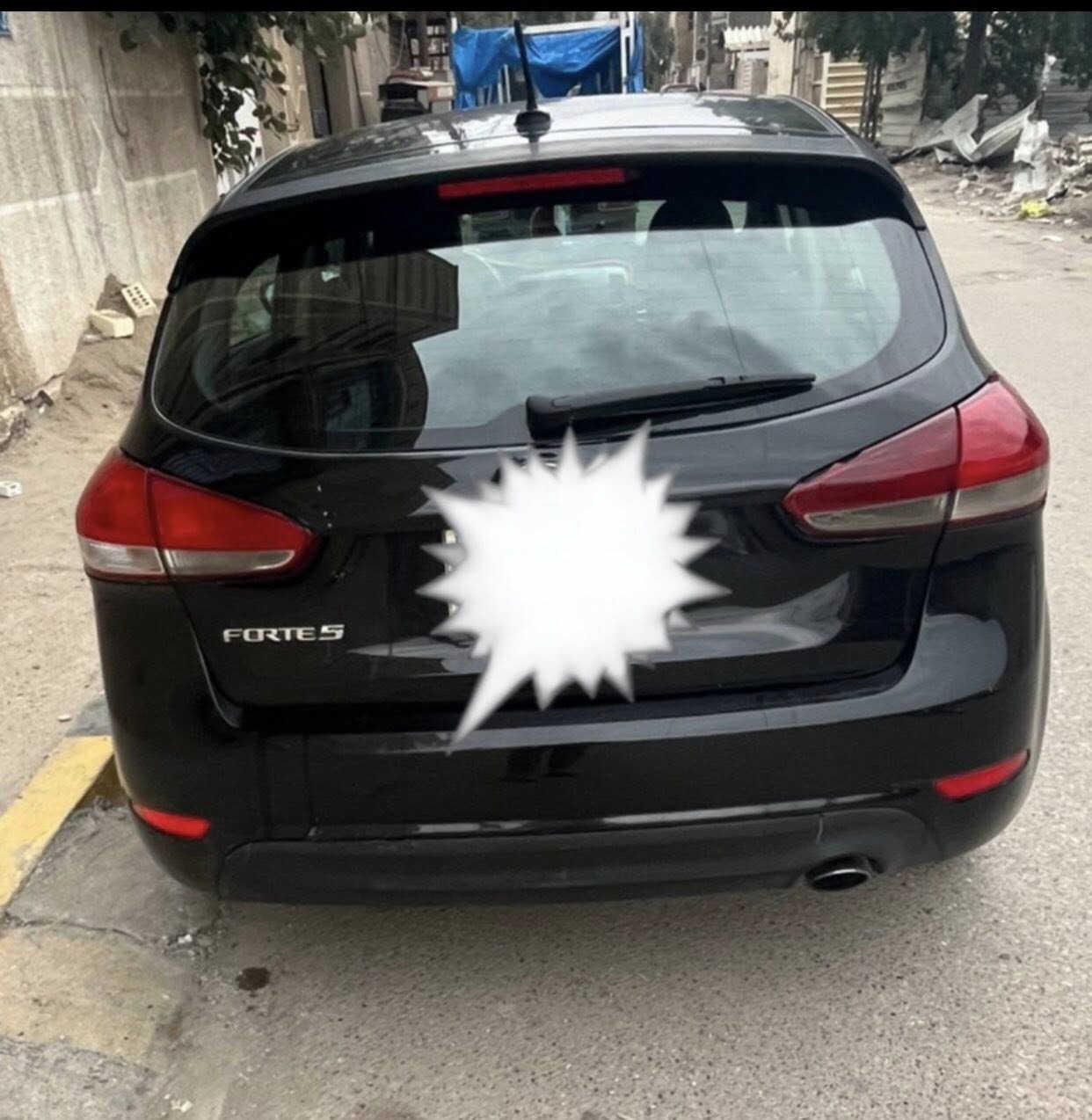 السلام عليكم عندي كيا فورتي موديل 2016 محرك 2000 تحكم ستيرن وارد امريكي حادثه بين الباب والجاملغ الايسر شواصي الغود مكفولة رقم بغداد الماني مشروع وطني 
العنوان :بغداد السعر 90 غير متواجد على الفيس بوك للاستفسار الاتصال على الرقم ***********
