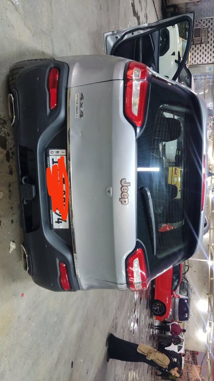 سلام عليكم جيب بزون لبيع 2017 حره تحويل ثاني يوم بغداد مكانه في ميسان مركز المدينه بسم صديقي حادثها جاملغ وبنيد صبغ بدون دواخل ولا إرباك ضارب مكينه سته سلندر شاشه كبيره كشن كهرباء حساس خلفي اشاير ترحيب فور ويل تشغيل بعد بصمه ابواب وتشغيل بنراما رادارات جانبيه سياره جاهزه من كير مكينه تبريد حداديه تايرات على الفحص السعر 132 ورقه لاستفسار ***********
