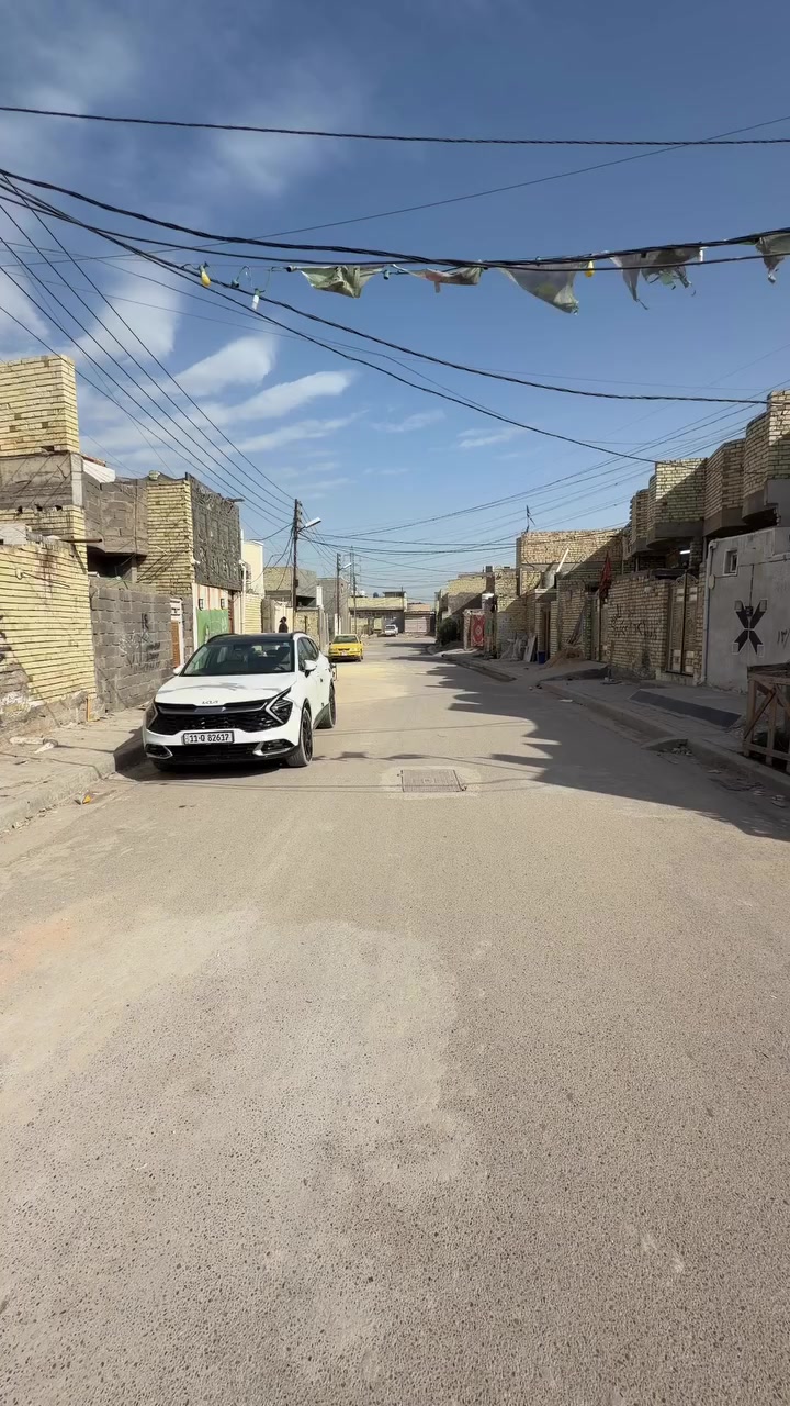 السلام عليكم عندي قطعه ارض زراعي بغداد منطقه حي الكوفه المساحه 100 متر 5\20 تبعد عن الشارع مال الشقق 75 متر كلش قريب على الشارع العام مال حي الكوفه وشارعها تبليط وخدماتها كامله  المنطقه كلش حلوه وبسعر مناسب اتصل علي وتدلل هاذ رقمي اتصل وتدلل ***********
