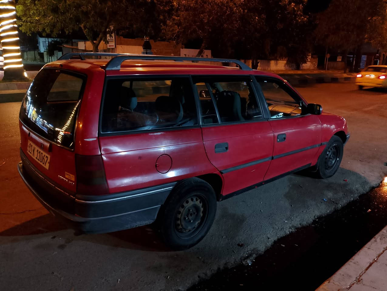 موديل95 صبغ فقط باب خلف النفر بدون دوائر ودوسات الباقي كدام العين حجم 20
هزيه جديده رقم بغداد مسطره 

السعر 45 وبيها مجال قليل

مكان السياره موصل ايسر  ***********
