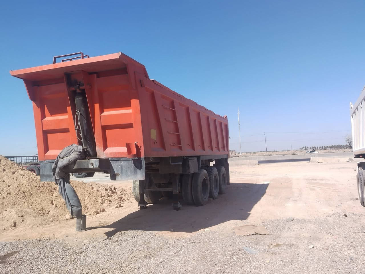 البيع عربانه علم مكفول كفاله عامة تخم تاير ذرعه٣٢متر سعره ١٣٠ وبيها مجال 
رقم *********** /***********
