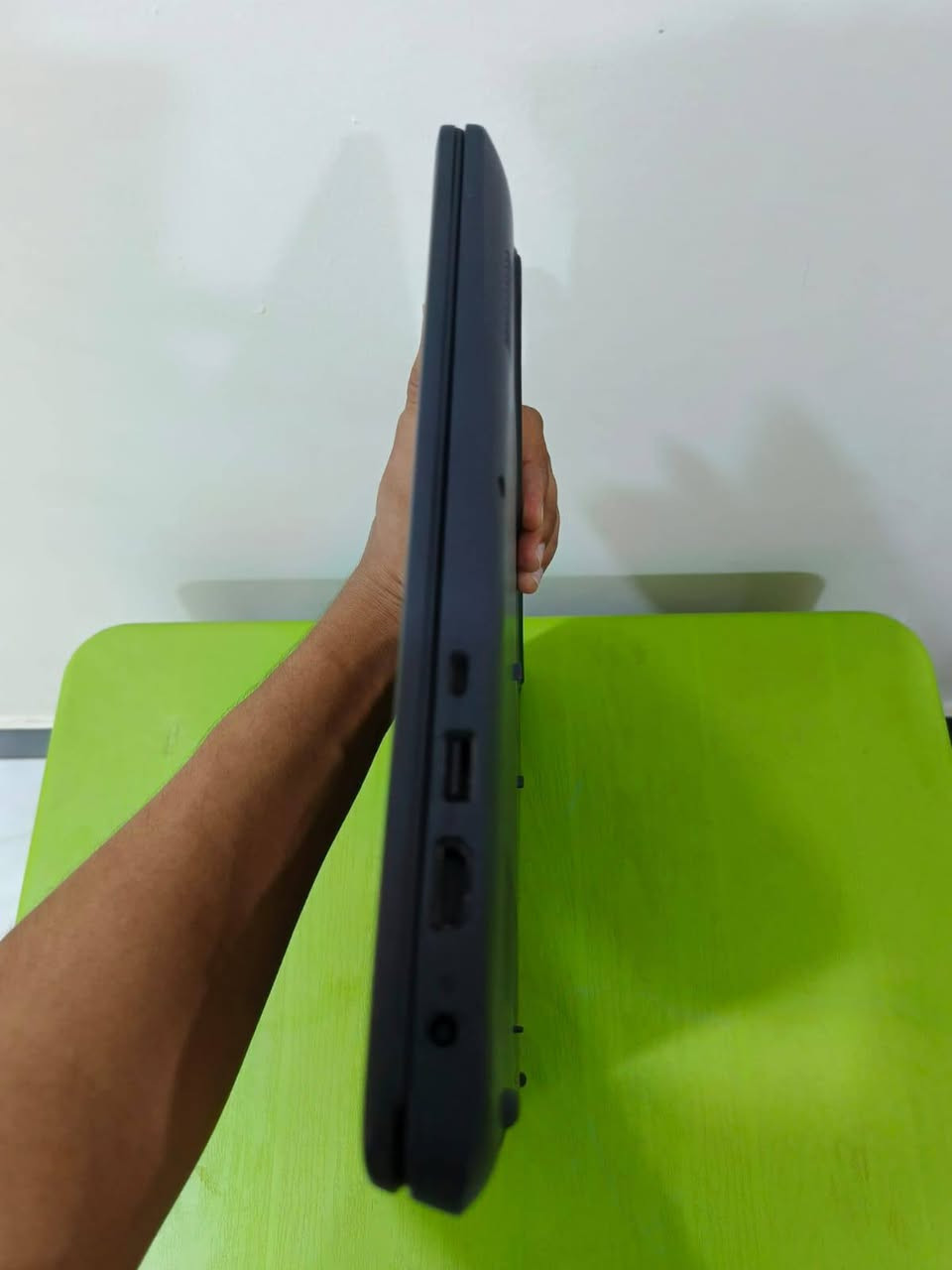 الموديل: Dell Latitude 3510
المعالج: Intel Core i5-10210U (الجيل العاشر) بسرعة تصل إلى 2.11 GHz.
الذاكرة العشوائية (RAM): بحجم 8 غيغابايت بسرعة ممتازة (2667 MT/s).
الهارد (التخزين): SSD سريع جداً بسعة 256 غيغابايت (يقرأ في النظام 238 GB).
كرت الشاشة: Intel UHD Graphics (مدمج).
الشاشة: 15.6 بوصة مريحة جداً للدراسة والعمل.
النظام الافتراضي المكتوب: Windows 11 Pro أصلي ومفعّل.

سعر 350 مع وصل شراء الحاسبه بنفس سعر العرض


**إذا كنت صاحب هذا الإعلان وتريد حذفه لأي سبب، رجاءا أرسل رسالة إلى الدعم الفني**