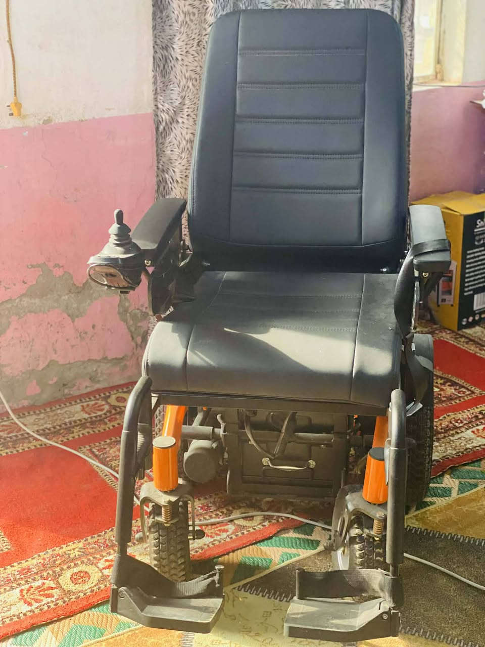 السلام عليكم
عربانه من ذوي الحتياجات الخاصه مال معوقين  العربانه نظيفه وجديده ما مستخدمه  العربانه شاصي 
+ دبل باتري يعني بترين 
للبيع السعر خاص  الرجاء التصال على الرقام التاليه 
***********
‏‪***********‬‏
