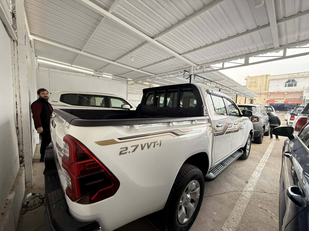 سلام وعليكم 
تويوتا هايلوكس موديل 2021 
شريكه جيهان 
رقم سنوي جديد 
سياره دعاميه ل دعامية مكفولة عامه 
بدوون ملاعزة بدون بارد بدون
 صبخ كلوو بشرت 
سيارة ماشي 76 الف ماشي بشرت تخم تأيرات بيلادى شريكه 
مكان سيارة عقرة 
رقم تلفون واتساپ و كوره ك 
(***********) اكر, نينوى
