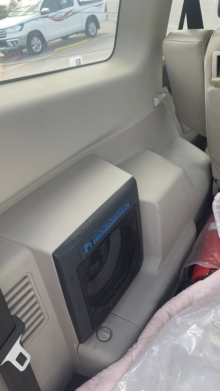 السلام عليكم 
باجيرو 2015 للبيع سياره فول 1/1 حبتور 
1-دمام
2-كشنات جلد + كهرباء 
3- سلايد 
4-حساسات خلفيه
5- لايتات زنون عالي ناصي
 6- محرك 3500 عليه ادامه 
7- كير عليه سيرفس
8-السياره مكفوله عام ماعدا البنيد واربع اصابع تكحيل بالجاملغ الامامي 
9- 193 وبيها مجال للشراي
10- مكانها بغداد
11-للاستفسار ***********
