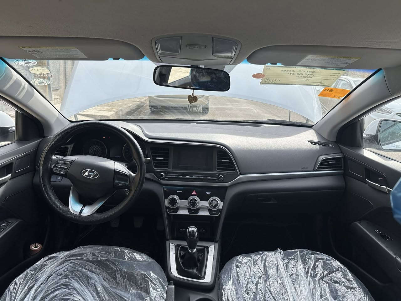 النترا موديل 2020
السعر 125  وبيها مجال قليل 
كير عادي 6 نمره
 محرك كير بشرط 
  بيها ضرر بوند وجاملغ   

شرعي بالموصل  وكالة وتحويل 
 كابون بيها 
مكان السياره  موصل 
للتواصل ***********
