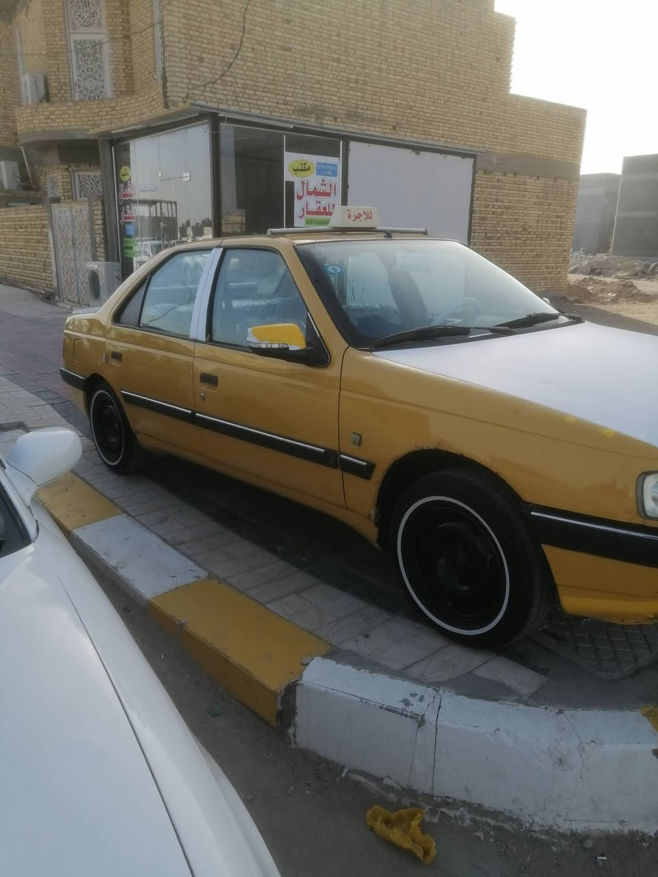 لسلام عليكم بيجو 405 بيها ضربة بلجاملغ الخلفي محور مكينة وكير كورلا مصفرة هيئة وغرامات رقمها انكليزي العنوان ناصريه للاستفسار الاتصال على الرقم ***********
