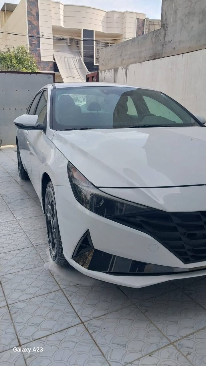 النترا هايبرد مرقم بغداد
ماشيه 53000KM
تبديل بنيد جاملغ نفس لون 
بدون صبغ
مواصفات
بصمه 
رادار 
شاشه 
تبريد قطعتين 
داخل رصاصي 
اتو هولد 
هاند بريك كهرباء 
حساس خلفي 
السعر 165بيها مجال 
مكان السياره ديالى بعقوبه 
***********
