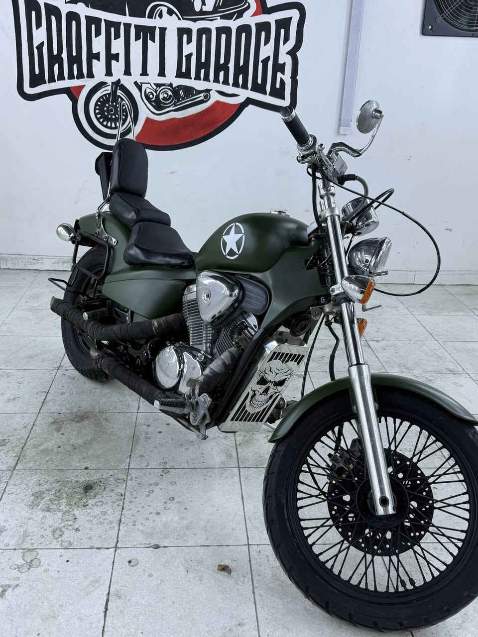 هوندا ستد 400 
رقم بغداد باسمي تحويل مباشر 
مكفولة 
مكاني بغداد البلديات 
متواجد عالفيس رقمي ***********
السعر : 18 ورقة وبيها مجال للطيبين متواجد عالفيس
