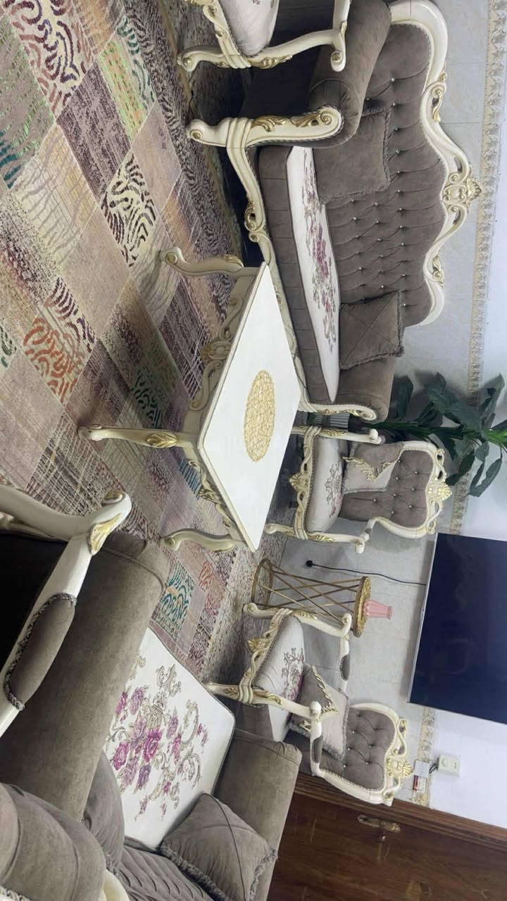 تركي زان عشره مقعد… بدون ضرر ولا اي ملعب بي كلش نظيف نفس الصور مع طبله  السعر  550… *********** واتساب
