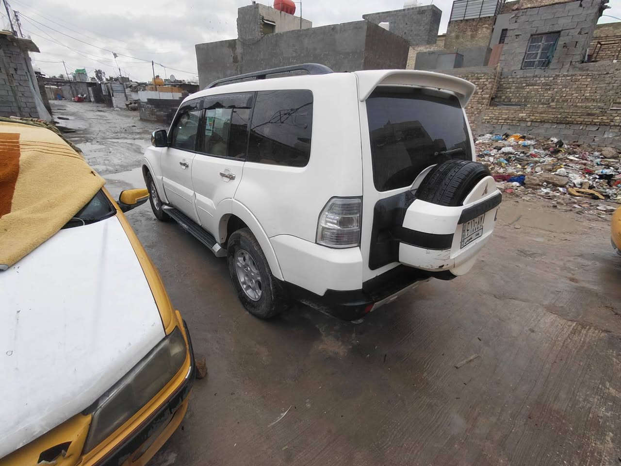 سلام عليكم عندي باجيرو موديل 2008سياره جاهزه الاخير مابيها اي شي بسمنه تخم تاير جديد صدر مكينه كير مكفولات مكينه 6سلندر سبعه راكب تبريد جاهز مكانها بغداد الامين ثانيه السعر 103وبيها مجال بصيط انتصل علا رقم ***********
