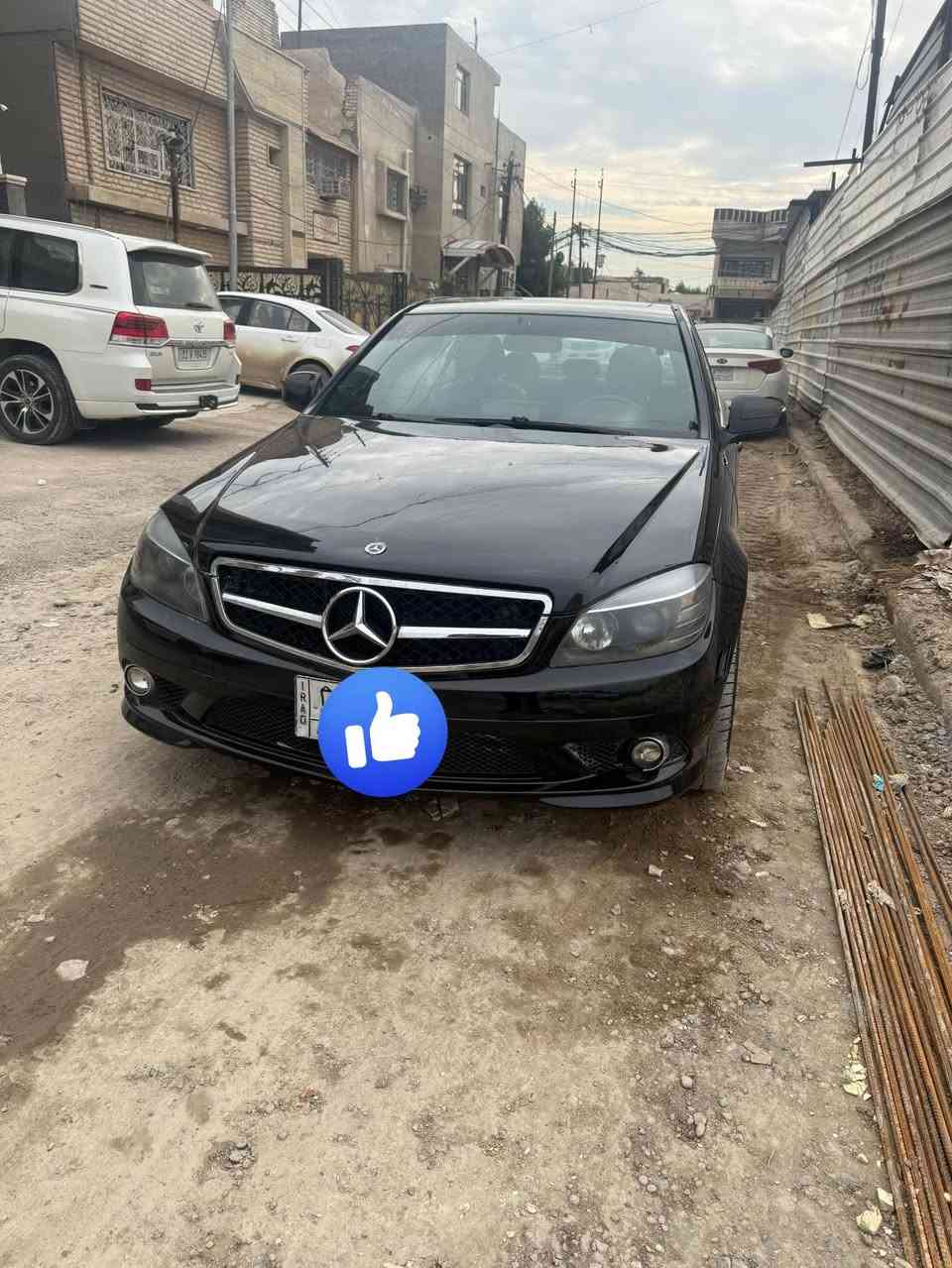 السلام عليكم. مارسدس سي ٣٠٠ 2010 ادوووات ادوووات كص جنطة لحيم باجات  شرط ترايك ٢٠٠ فول الفول. البارحه كملت السيارة كلش جديدة  وفوول للاخير فتحة بصمة جلد اسود. ملكي. مكينه ٦ سلندر دبل. خرطوم  بدون تيربو ارغب. مكينه بالمارسدس.  كير ومكينه بالكارتون. كفالة برغي. ممفتوح منهن.  صالنصة رياضيه جتي بيهه من امريكا السيارة وارد امريكي كلين بدون حادث تبريد ثلج تدفئة شغالة  السيارة احلى من الصور مكانهه بغداد  بيع او مراوس  عارضهه ب ٥٧  السيارة  بدون  اي نقص بيهه شي. واحد بس. الحدادية مال. تاير الامامي صفحة اليمين فقط. بيهه. طكة بالطسة   ***********

