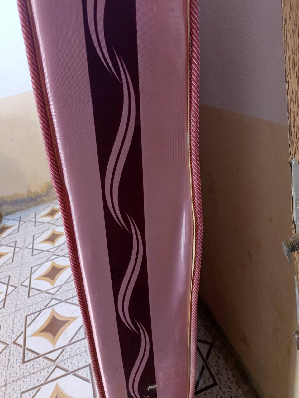 تخت جربايه مع دوشك نفرين ضغط
للبيع مكان قضاء القاسم ع لرقم ***********
