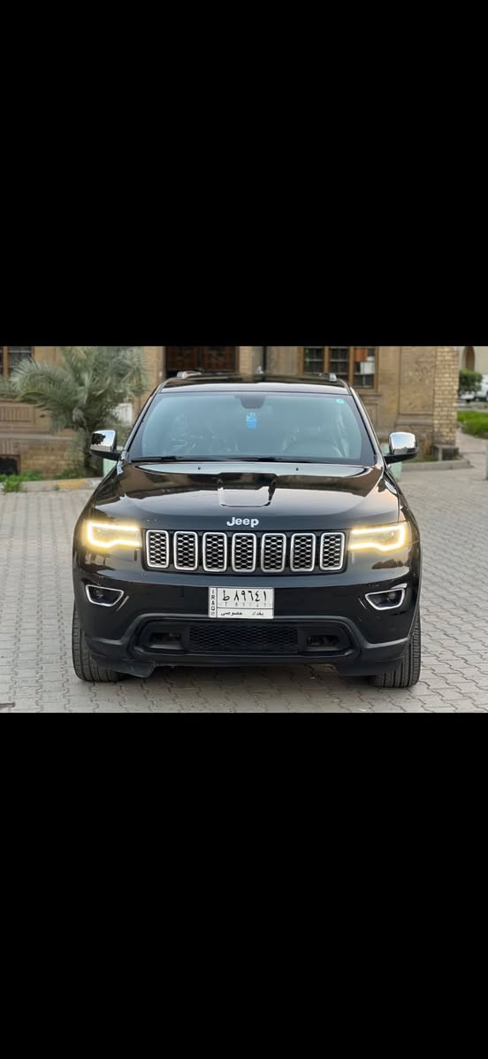 جيب موديل 2018 شيروكي 
حجم المحرك: 3600
المشي: 60 ميل 
دفع رباعي 4×4 ✅
السعر: 207 ورقات وبيه مجال بسيط 
الحوادث: جاملغ وبنيد. فقططط بدون شاهي ولغد سليمه 
للامانه مكينه نجفته بساتم 14 ومابين اي نقص انسه شي اسمه دوانز 
السيارة نظيفة وجاهزة للفحص
📩 للتواصل ***********
ملاحضه سياره للبيع أو المراوس حسب القناعه
