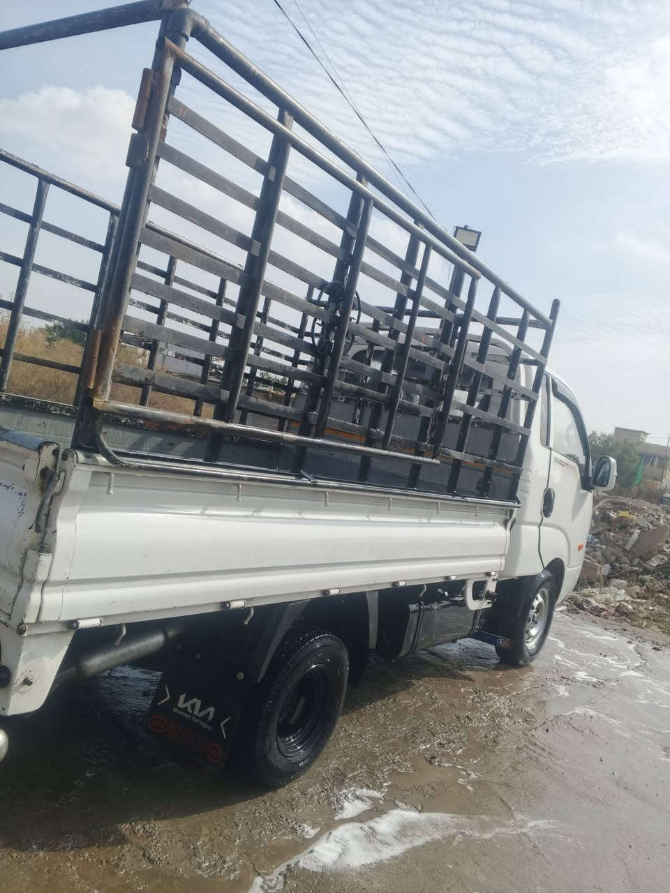 السلام عليكم كيا حمل مسكر مجول 2014 مكفول بدون صبغ ولا ضربه رقم بغداد انكليزي بدون محجر كير محرك اكسل شاصي رقم شاصي كهربائيات تبريد ثلج السعر 110تواصل***********
