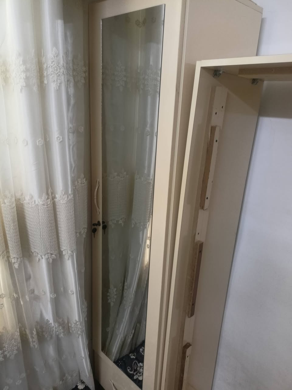 سلام عليكم 
غرفة نوم للبيع 
مع اسفنج 
***********
