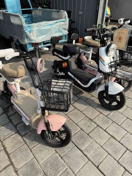 معرض الواثق لتجارة الدراجات النارية 
متوفر جميع انواع الدراجات النارية 
بيع بلنقد والتقسيط المريح لحاملي ماستر كارت الرافدين 

مدني ، متقاعد ، عسكري . فقط 

للاستفسار اتصل وتدلل 

متوفر ياماها ماكس عدلة قسطها بشهر 82 الف فقط لمدة 18 شهر 

متوفر ياماها بريز بقسط شهري 82 الف فقط 
متوفر ياماها بغبغاء بقسط شهري 82 الف فقط 
متوفر ياماها سكنس فحل بقسط شهري 93 الف 
متوفر ياماها ثعلب جييتي ار بقسط شهري 93 الف 
متوفر ياماها ثعلب كابريتر بقسط شهري 71 الف 

العنوان بغداد شارع فلسطين الضلال قرب صندوق الاسكان 

للاستفسار اتصل وتدلل 
***********
***********
