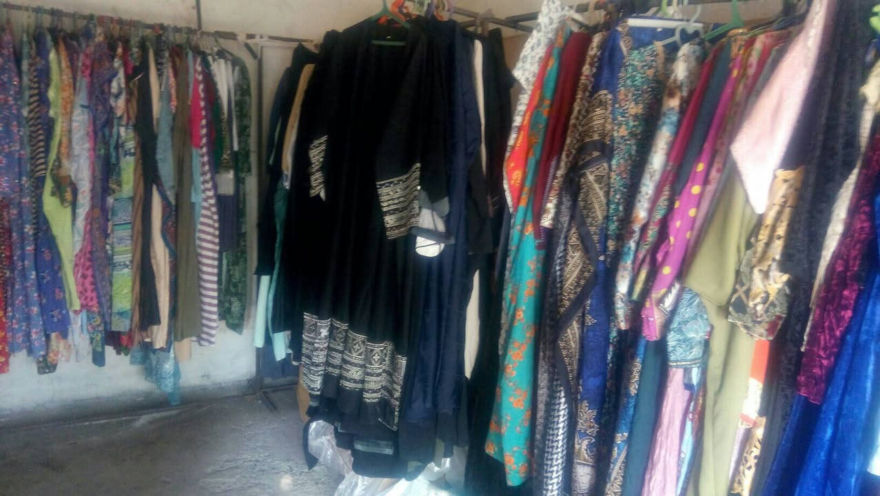 عبايات وبشت خليجي نسائي بناتي درجه اولى محل ابو سعد القياره قرب فرع التربيه الشارع العام،،،وتول وبردات


**إذا كنت صاحب هذا الإعلان وتريد حذفه لأي سبب، رجاءا أرسل رسالة إلى الدعم الفني**