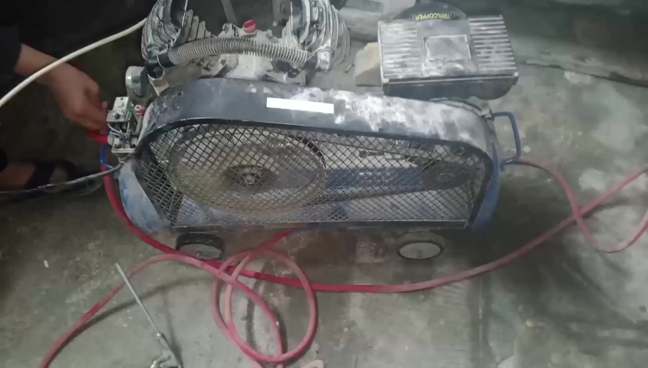 السلام عليكم للبيع يشهد الله مستخدم بس شعر واحد ابو 100 لتر عنواني سوق الشيوخ ***********
