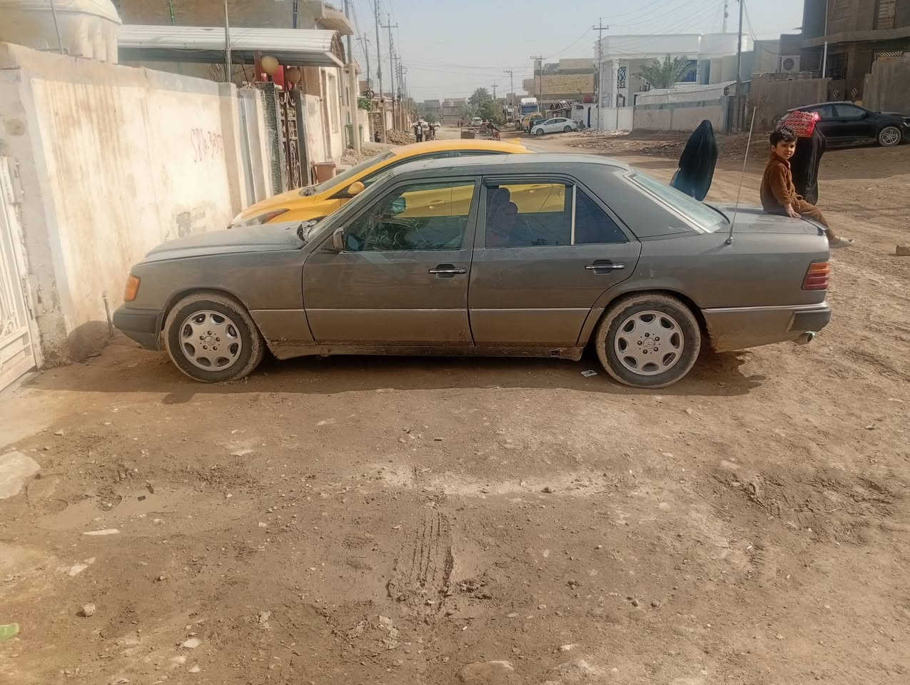 مارسدس بيع سريع ماكو هيج اسعار 37 ورقه مكينه وكير بطه اثنين ونص حلوه سياره  شاشه تاب دمام تخم تاير معتازه ترتيب مصبوغه جماليه *********** مكاني بابل الحله رقمه بغداد دولي بسمي
