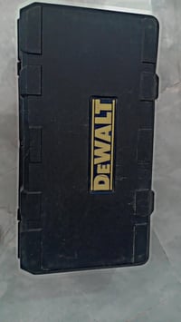 شنطة DEWALT • شاحن ضايع • ما مستخدم