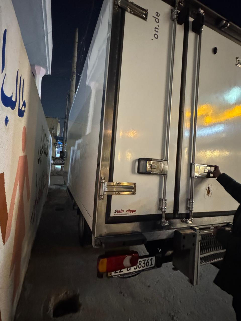 السلام عليكم
كنتر أوربي براد تجميد للبيع

موديل ٢٠١١  ٧ كير 

حجم ٨٠٠ ثرمونك منفصل

للاستفسار ***********
