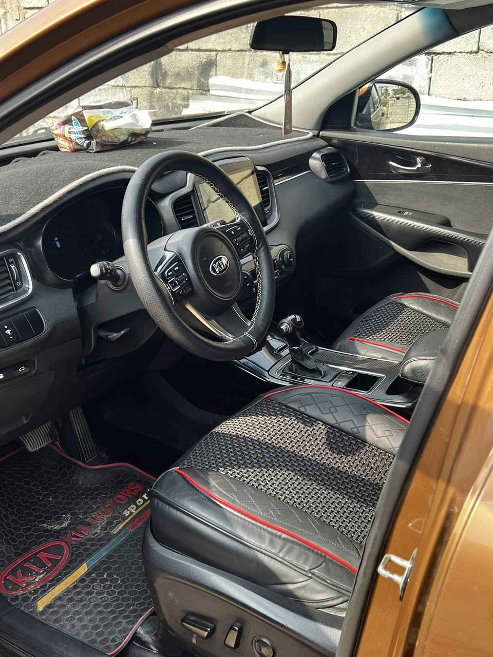 السلام عليكم سورنتو البيع او مرواوس   .. كيا سورنتو 2015 شكل 16 خليجي 1/1 رقم سليمانيه بسمي فول موصفات ومعروفه موصفات الخليجي 6 سلندر مكينه وكير بشرط لون مميز حداديه كفاله عامه تخم تاير سياره مناقصها كلشي 
رايدها ب188 وبيها مجال مكان السياره ديالى بعقوبه  اي استفسار ع هذا الرقم ***********  
السونر مرفق بلمنشور
