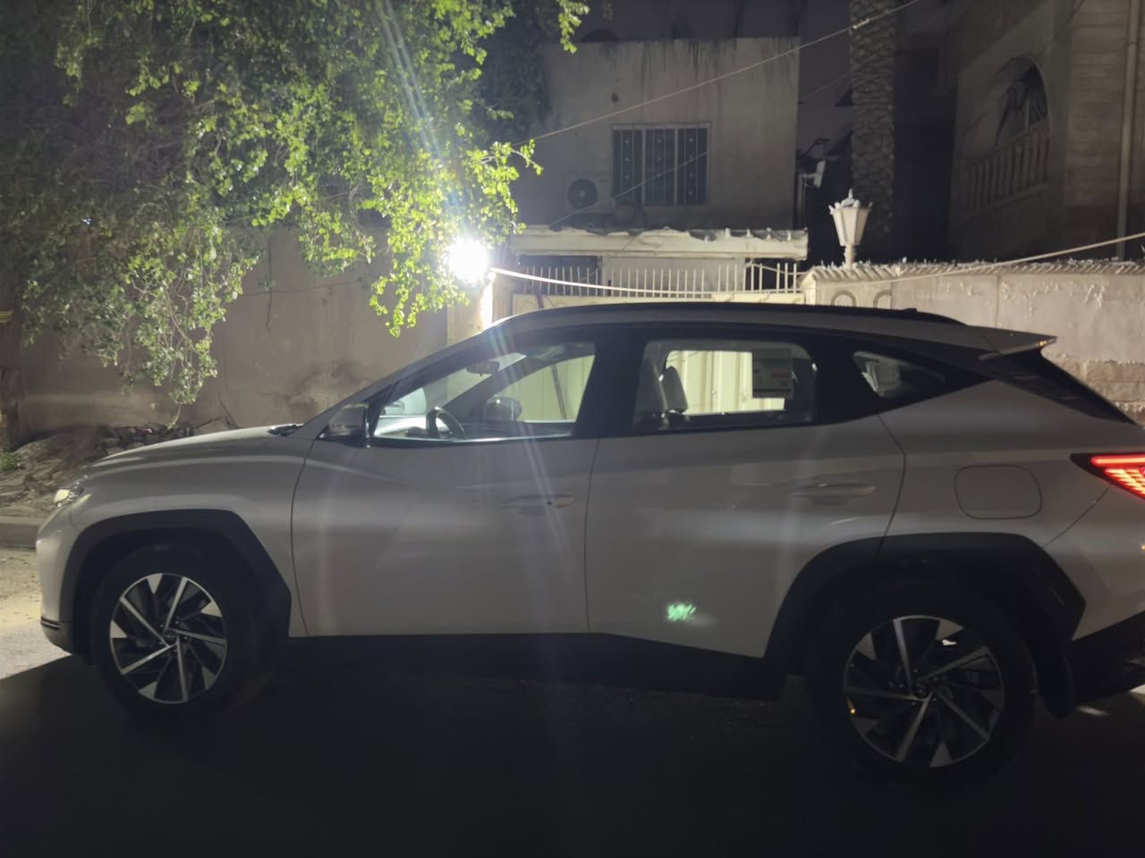 توكسان 2024 خليجي
كفاله عامه القماره بيها اثر حالوب ماشيه 35 الف كيلو
محرك ٢٠٠٠ دوش
فول مواصفات للاخير ماعدا الفتحة
بصمه ترحيب تشغيل عن بعد بردات حساسات امامي خلفي
لدات امامي خلفي
شاحن واير ليس
كشنات كهرباء الاماميه
سبير منازل
شاشة كيجات دجتال
هندبريك بصمه
الموقع الوزيريه 
السعر 205 ورقات 
***********
