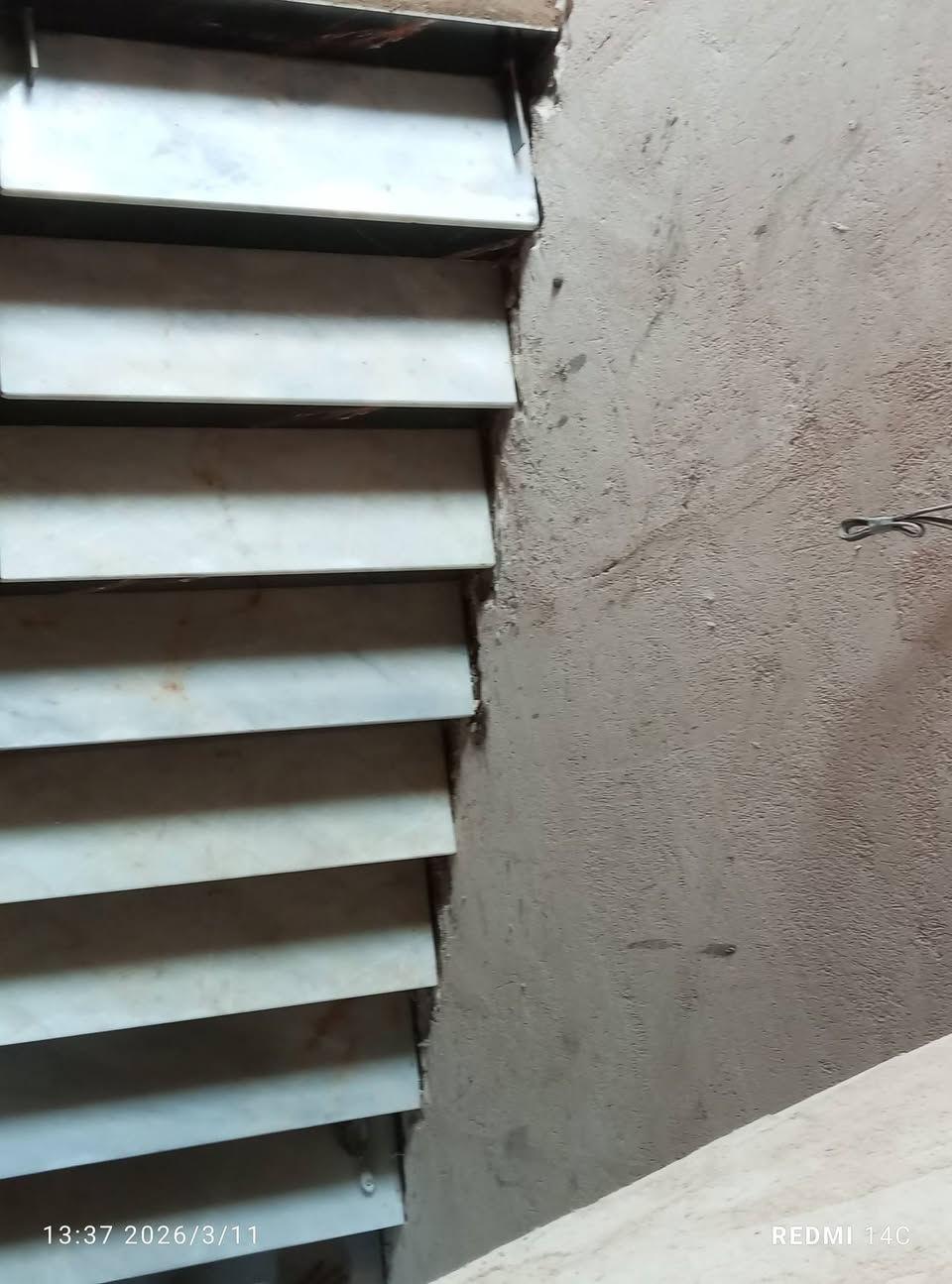 سلام عليكم جزاء من عمالنا بورسلين الواح جدرايه مو ارضيات 80 في 80ودراج مرمر تركيا ونشاء لله بعد تشطيب نزال باقي العمل ***********لاستفسار
