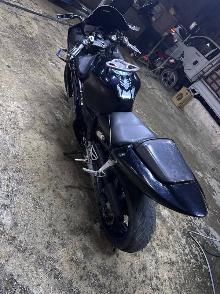 سلام عليكم دراجة F4i-600cc-2004 مكينة خير من الله خرسة تشغيلة نكرة بكل وقت  مكان بغداد
للاستفسار ***********
