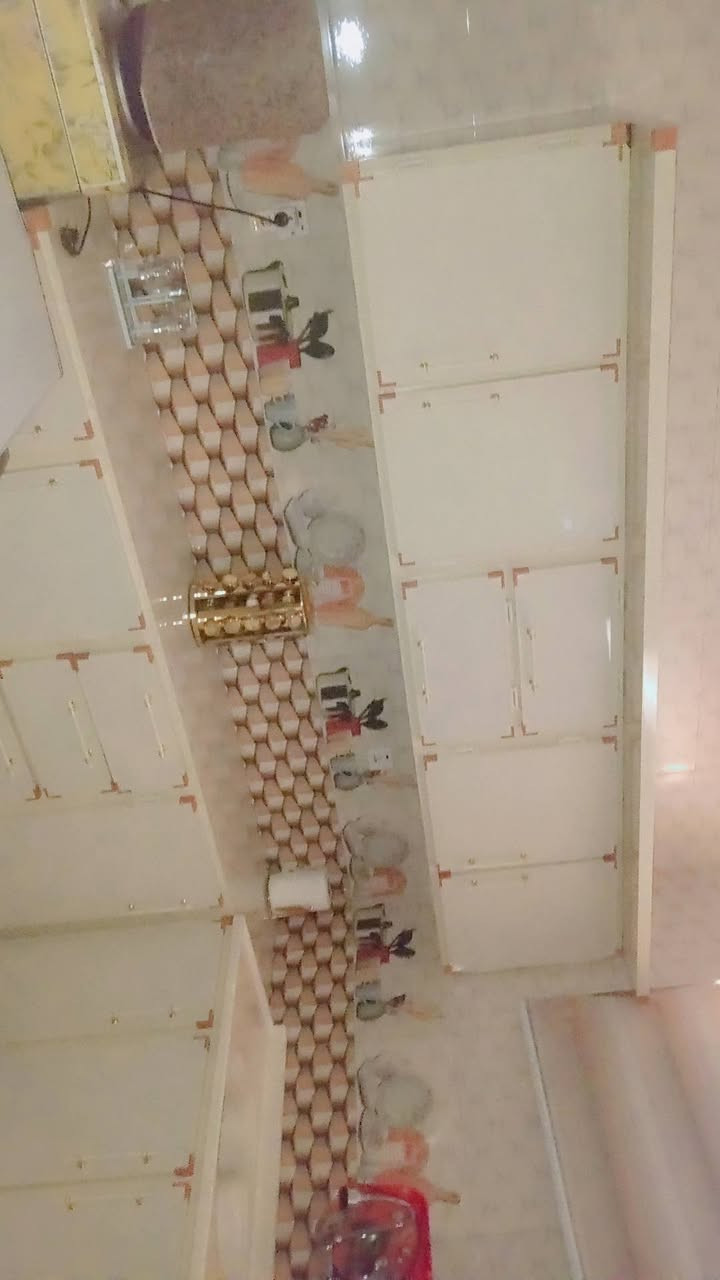 دار للبيع طابو صرف.. 105متر.. مربع ركن.... على شارع20

بحي العسكري شارع ٦٠ الفرع العريض مقابيل حسينية ام البنين..
بي غرفتين وصاله ومطبخ وبراني مامسكوفة وصحيات خارجية وداخليه.... 
السعر خاص او الاتصال على الرقم ***********
