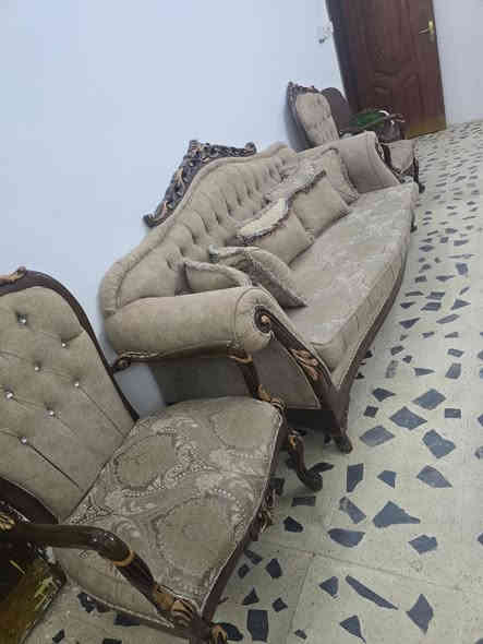 سلام عليكم اغراض استخدام اقل الشهر 
التخم 10 مقاعد خشب زان تركي سعره 650 
الثلاجه سعره 225
الطباخ سعره150 
السنك 100 
المبردات عدد 2 سعر الوحده 250
المكيف مشتغل سبوع سعره 350 
البنكات سعر الوحده 25 
الميز المكتبي سعره 140 
الكرسي الكبير سعره 115 
الكراسي الحديد سعر الزوج 70 
الكراسي البلاستيك سعر الواحد 6 
الطبلات سعرها 75
العنوان بغداد حي اور ***********
