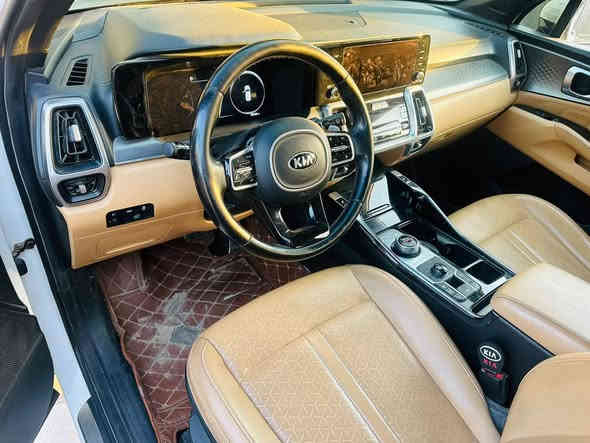 موديل 2021 كوري رقم بغداد تحويل مباشر 
مكفوله كفاله عامه من كلشي. 

ماشيه 82 الف كم حقيقي ع ايد وحده 

4 سلندر كاز 

مواصفات: 

بصمه تشغيل 

بصمه ابواب وصندوق 

ترحيب 

اشاير بالمري شفط كهرباء 

كشنات كهرباء جلد 

7 راكب 3 قطع تبريد

صندوق كهربائيّ 

لد امامي وخلفي 

شاشه وكامرة وحساسات 

ويل كـاب 

انظمة قيادة 

بيها بعد مواصفات 

رقم بغداد بإسمي تحويل مباشر 

سيارة جديده بحاله لزيرو 

السعر 245وبيه مجال ترهم مراوس 

المكان الناصريه قضاء الشطره

***********
