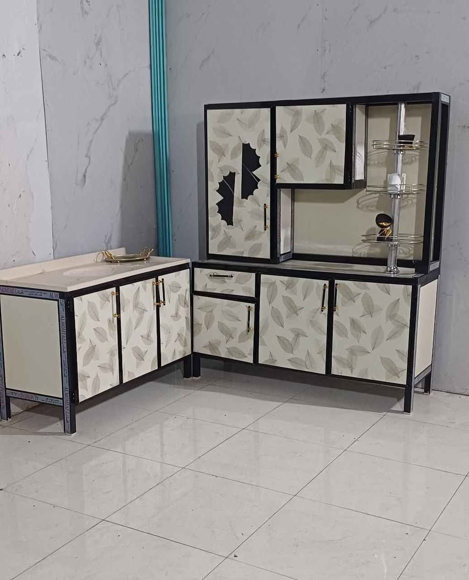 كاونتر. متر ونص 
أبو سلة.  
السنك متر وعشرين
المرمر صناعي بغداد, العراق


**إذا كنت صاحب هذا الإعلان وتريد حذفه لأي سبب، رجاءا أرسل رسالة إلى الدعم الفني**