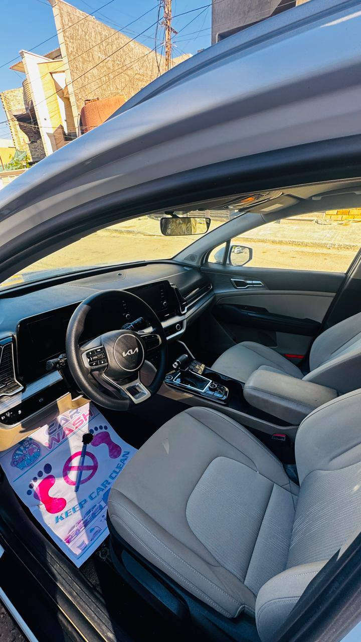 تحيه طيبه السلام عليكم ورحمة
كيا سبورتج 2023 خليجي مكفوله بيها حالوب بسيط 

ماشية 42 الف 

نص فول

مكينة 2000 

بصمه شاشه كامره

حساس خلفي أمامي 

تبريد أمامي خلفي 

مري شفط 

ترحيب على بعد 

داخل مخمل بيجي 

كراسي عادي 

ويل كب 

شاحن وإير لس 

باقي مواصفات معروفه 

رقم بغداد دولي باسمي تحويل مباشرة سنويه هزه 

204 ورقه 

اي استفسار 

***********

مكان بغداد سيديه
