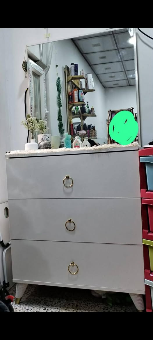 غرفة تركي نظيف شرط جرباية دوشمة كلها  ب٤٠٠ وبيها مجال قليل ابيعها فقط لاهل بيت معرض ماابيع 
للتواصل ***********
