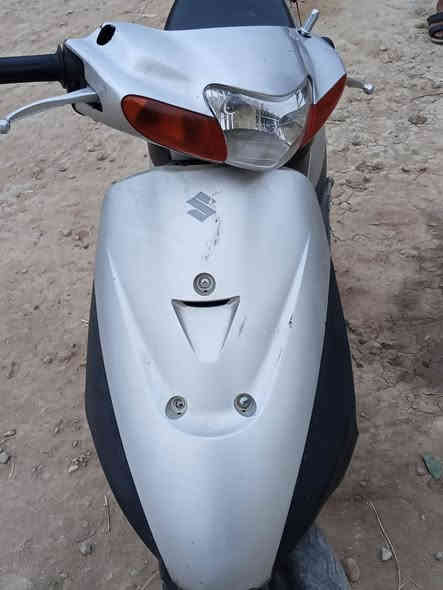 السلام عليكم عدي دراجه ذبانه سازوكي للبيع بعده وكيل برغي ما مفتوح صالي تقريبن شهرين من طلعته من وكيل ماكني مجر كبير سعر ٥٥٠ و بيه مجال شراي يجي خاص او يتصل رقم ***********
