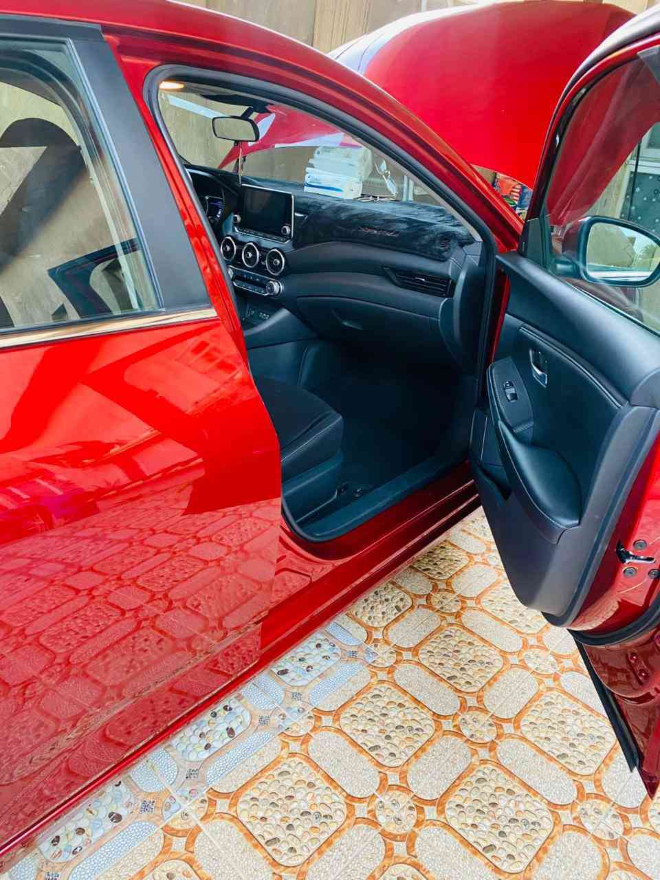 سلام عليكم نيسان سنترا موديل ٢٠٢٥ موصفات SV شاشه جبيره رادار امامي وجانبي وتحديد مسار بيه صبغ خشم البنيد فقط سياره بسمي رقم ديالى سنويه ال30سعر ١٤٥$بيه مجال بسيط المكان بديالى ***********
