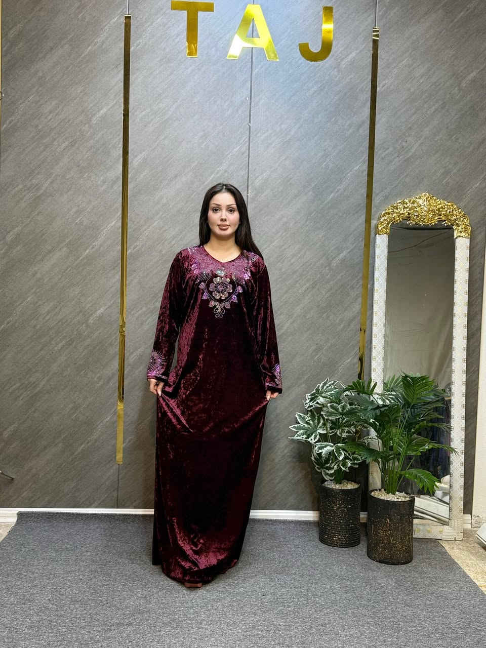 السلام عليكم .زبائنا الكرام 
وصلتنا وجبه جديدة من الاتراكات الاوربي البناتي والولادي   وحديثي الولاده والدشاديش النسائية و سوتات محير ونسائي  وبأسعار مناسبه  جدااا 
   العنوان .حي البكر /سايدين الكنيسه مقابل كاسر الاسعار 
للإستفسار ***********
#البسة_نسائية 
#البسه_أطفال _ولادي_بناتي 
#تراكات _ولادي_بناتي 
#دشاديش _نسائية
