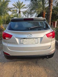 ورحمه الله وبركاته للبيع توسان امريكي موديل 2015 بغداد السياره جاهزه م...